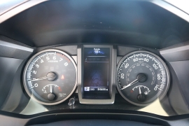 Used 2018  Toyota Tacoma Double Cab 5' Bed V6 4x4 &lpar;Natl&rpar; at Auto Finance Center near Matthews&comma; NC