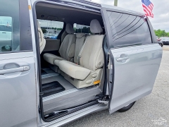 Used 2011  Toyota Sienna 5dr Van V6 LE FWD &lpar;Natl&rpar; at Auto Finance Center near Matthews&comma; NC