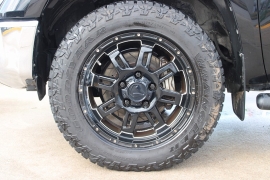 Used 2017  Toyota Tundra 4WD CrewMax 5&period;5' Bed 5&period;7L FFV &lpar;Natl&rpar; at Auto Finance Center near Matthews&comma; NC