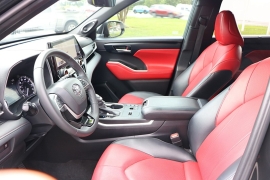 Used 2023  Toyota Highlander FWD &lpar;Natl&rpar; at Auto Finance Center near Matthews&comma; NC