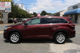 Used 2014 Toyota Highlander 4d SUV FWD LE at Auto Finance Center near Matthews, NC