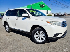 Used 2013  Toyota Highlander 4d SUV FWD at Auto Finance Center near Matthews&comma; NC