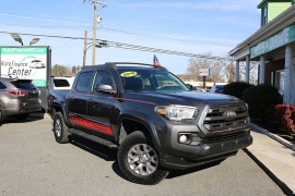 Used 2018  Toyota Tacoma Double Cab 5' Bed V6 4x2 AT &lpar;Natl&rpar; at Auto Finance Center near Matthews&comma; NC
