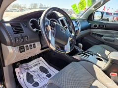 Used 2014  Toyota Tacoma 4WD Double Cab V6 &lpar;Natl&rpar; at Auto Finance Center near Matthews&comma; NC