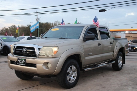 Used 2005 Toyota Tacoma 2WD D-Cab PreRunner V6 at Auto Finance Center near Matthews, NC