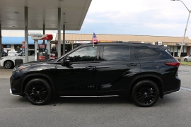 Used 2023  Toyota Highlander FWD &lpar;Natl&rpar; at Auto Finance Center near Matthews&comma; NC