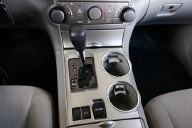 Used 2013 Toyota Highlander 4d SUV FWD at Auto Finance Center near Matthews, NC