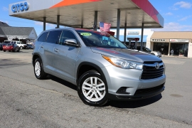 Used 2015  Toyota Highlander 4d SUV FWD LE at Auto Finance Center near Matthews&comma; NC