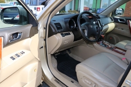 Used 2009  Toyota Highlander 4WD 4dr V6 Limited (Natl) at Auto Finance Center near Matthews, NC