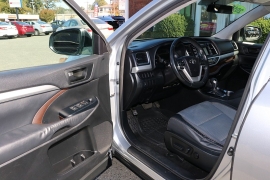 Used 2015  Toyota Highlander FWD 4dr V6 LE (Natl) at Auto Finance Center near Matthews, NC