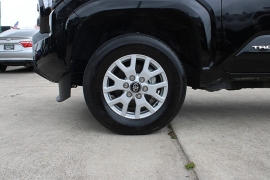 Used 2024  Toyota Tacoma 2WD Double Cab Bed AT &lpar;Natl&rpar; at Auto Finance Center near Matthews&comma; NC