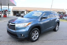 Used 2015  Toyota Highlander 4d SUV FWD XLE at Auto Finance Center near Matthews&comma; NC