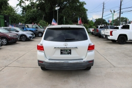 Used 2013  Toyota Highlander 4d SUV FWD at Auto Finance Center near Matthews&comma; NC