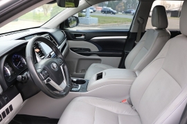 Used 2018  Toyota Highlander V6 FWD &lpar;Natl&rpar; at Auto Finance Center near Matthews&comma; NC