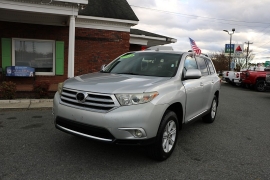 Used 2012  Toyota Highlander FWD 4dr I4 &lpar;Natl&rpar; at Auto Finance Center near Matthews&comma; NC