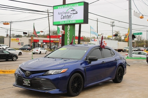 2018 Toyota Camry LE's photo