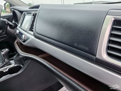 Used 2015  Toyota Highlander 4d SUV AWD XLE at Auto Finance Center near Matthews&comma; NC
