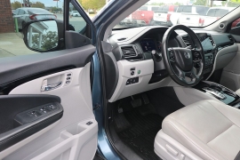 Used 2021  Honda Pilot Touring 8-Passenger 2WD at Auto Finance Center near Matthews&comma; NC