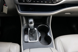 Used 2015  Toyota Highlander FWD 4dr V6 LE &lpar;Natl&rpar; at Auto Finance Center near Matthews&comma; NC