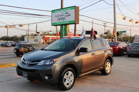 2014 Toyota RAV4 LE's photo