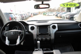 Used 2017  Toyota Tundra 4WD CrewMax 5&period;5' Bed 5&period;7L FFV &lpar;Natl&rpar; at Auto Finance Center near Matthews&comma; NC
