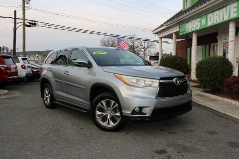 2015 Toyota Highlander LE Plus's photo