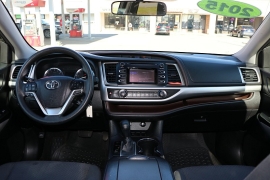 Used 2015  Toyota Highlander 4d SUV FWD LE at Auto Finance Center near Matthews&comma; NC