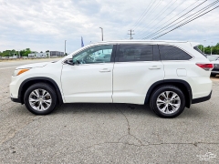 Used 2015  Toyota Highlander 4d SUV AWD XLE at Auto Finance Center near Matthews&comma; NC
