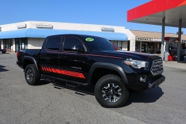 Used 2018  Toyota Tacoma Double Cab 5' Bed V6 4x4 &lpar;Natl&rpar; at Auto Finance Center near Matthews&comma; NC