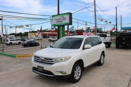  2013 Toyota Highlander 4d SUV FWD at Auto Finance Center near Matthews&comma; NC