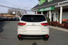 Used 2018  Toyota Highlander V6 AWD &lpar;Natl&rpar; at Auto Finance Center near Matthews&comma; NC