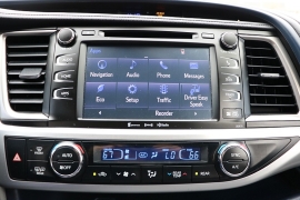 Used 2018  Toyota Highlander V6 FWD &lpar;Natl&rpar; at Auto Finance Center near Matthews&comma; NC