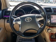 Used 2011  Toyota Highlander 4d SUV AWD Limited at Auto Finance Center near Matthews, NC