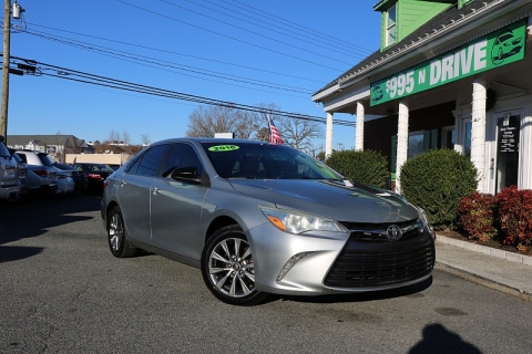 2016 Toyota Camry XLE's photo