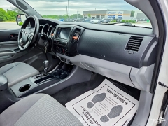Used 2015  Toyota Tacoma 2WD Double Cab I4 AT PreRunner &lpar;Natl&rpar; at Auto Finance Center near Matthews&comma; NC