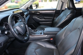 Used 2021  Toyota Highlander AWD &lpar;Natl&rpar; at Auto Finance Center near Matthews&comma; NC