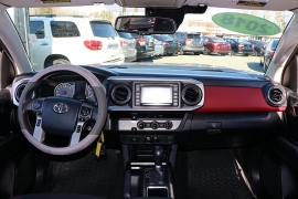 Used 2018  Toyota Tacoma Double Cab 5' Bed V6 4x2 AT &lpar;Natl&rpar; at Auto Finance Center near Matthews&comma; NC