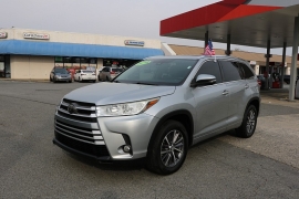 Used 2018  Toyota Highlander V6 FWD &lpar;Natl&rpar; at Auto Finance Center near Matthews&comma; NC