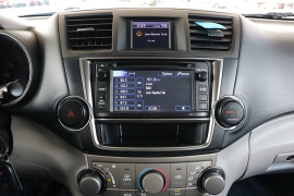Used 2013 Toyota Highlander 4d SUV FWD at Auto Finance Center near Matthews, NC