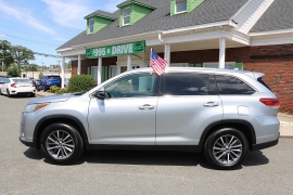 Used 2019  Toyota Highlander V6 FWD &lpar;Natl&rpar; at Auto Finance Center near Matthews&comma; NC
