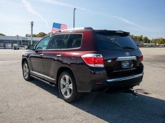 Used 2011  Toyota Highlander 4d SUV AWD Limited at Auto Finance Center near Matthews, NC