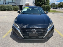 Used 2024 Nissan Altima 2.5 SL Sedan at The Car Coach near Frankfort, KY