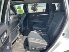Used 2019 Toyota Highlander 4d SUV AWD XLE at The Car Coach near Frankfort, KY