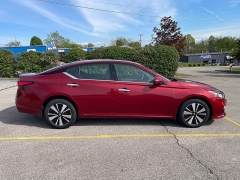 Used 2022 Nissan Altima 2.5 SL AWD Sedan at EZ Car Connection near Frankfort, KY