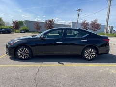 Used 2023 Nissan Altima 2.5 SV Sedan at The Car Coach near Frankfort, KY