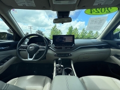 Used 2024 Nissan Altima 2.5 SL Sedan at The Car Coach near Frankfort, KY