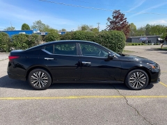 Used 2023 Nissan Altima 2.5 SV Sedan at The Car Coach near Frankfort, KY