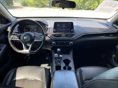 Used 2021 Nissan Altima 2.5 SR Sedan at The Car Coach near Frankfort, KY