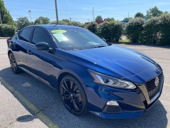 Used 2021 Nissan Altima 2.5 SR Sedan at The Car Coach near Frankfort, KY