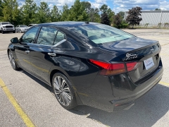 Used 2024 Nissan Altima 2.5 SL Sedan at The Car Coach near Frankfort, KY